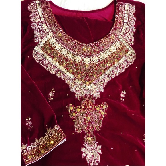 Pakistani Indian fancy Velvet Salwar kameez suit - Picture 3 of 8